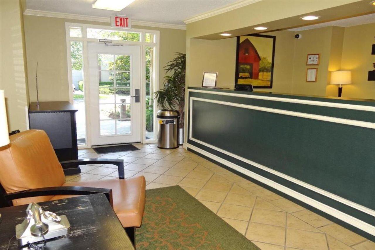 Extended Stay America Select Suites - Durham - University - Ivy Creek Blvd Экстерьер фото
