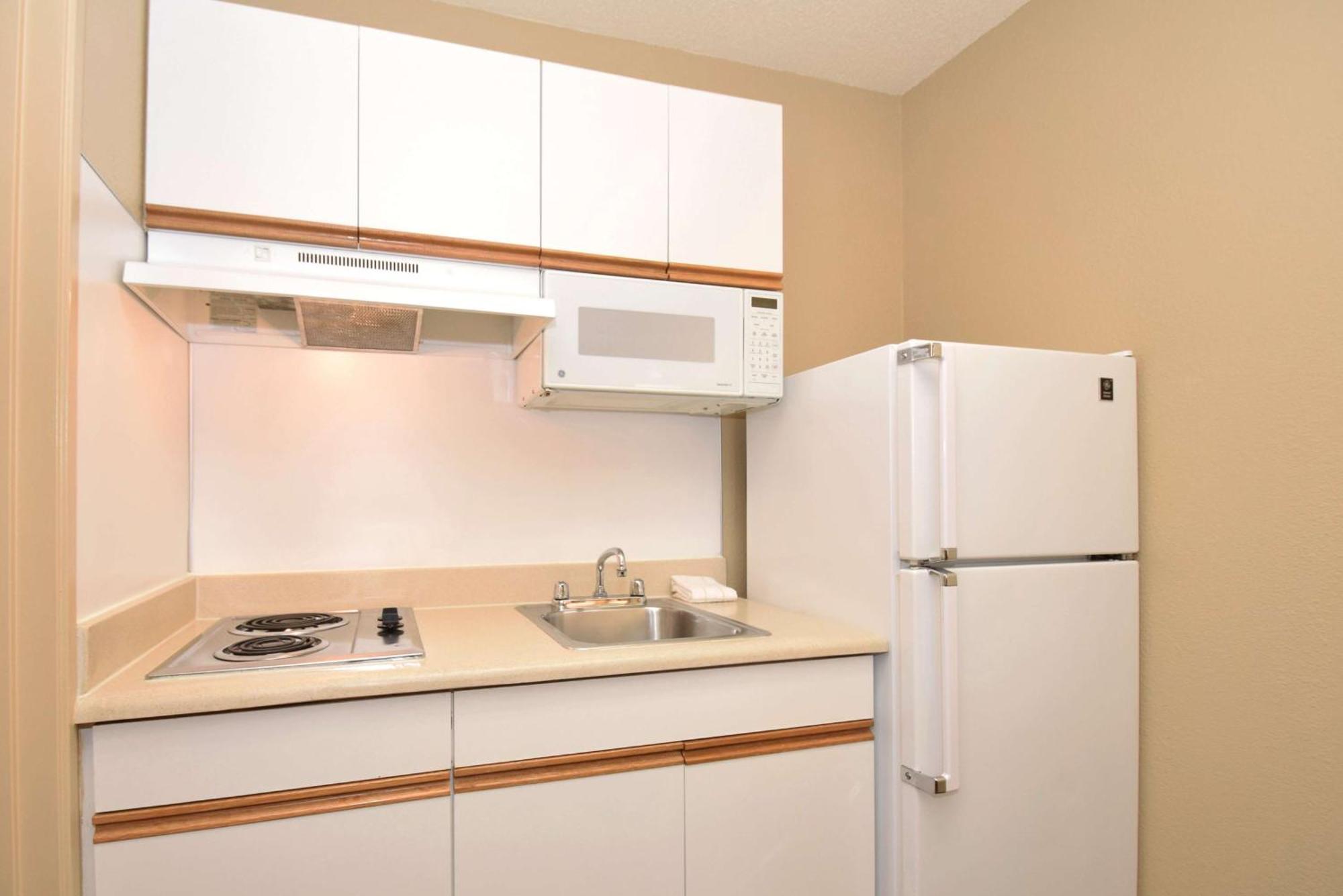 Extended Stay America Select Suites - Durham - University - Ivy Creek Blvd Экстерьер фото