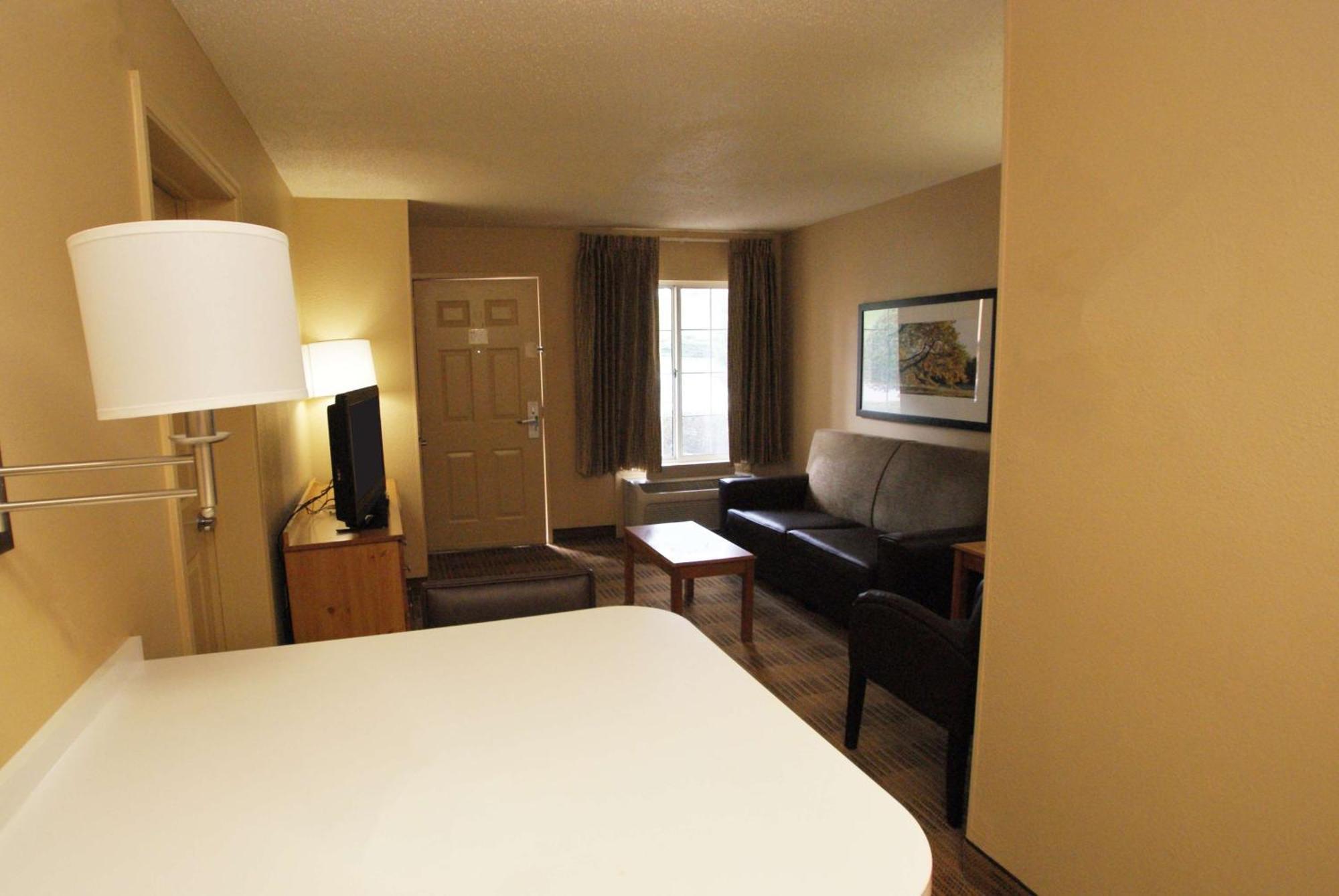 Extended Stay America Select Suites - Durham - University - Ivy Creek Blvd Экстерьер фото