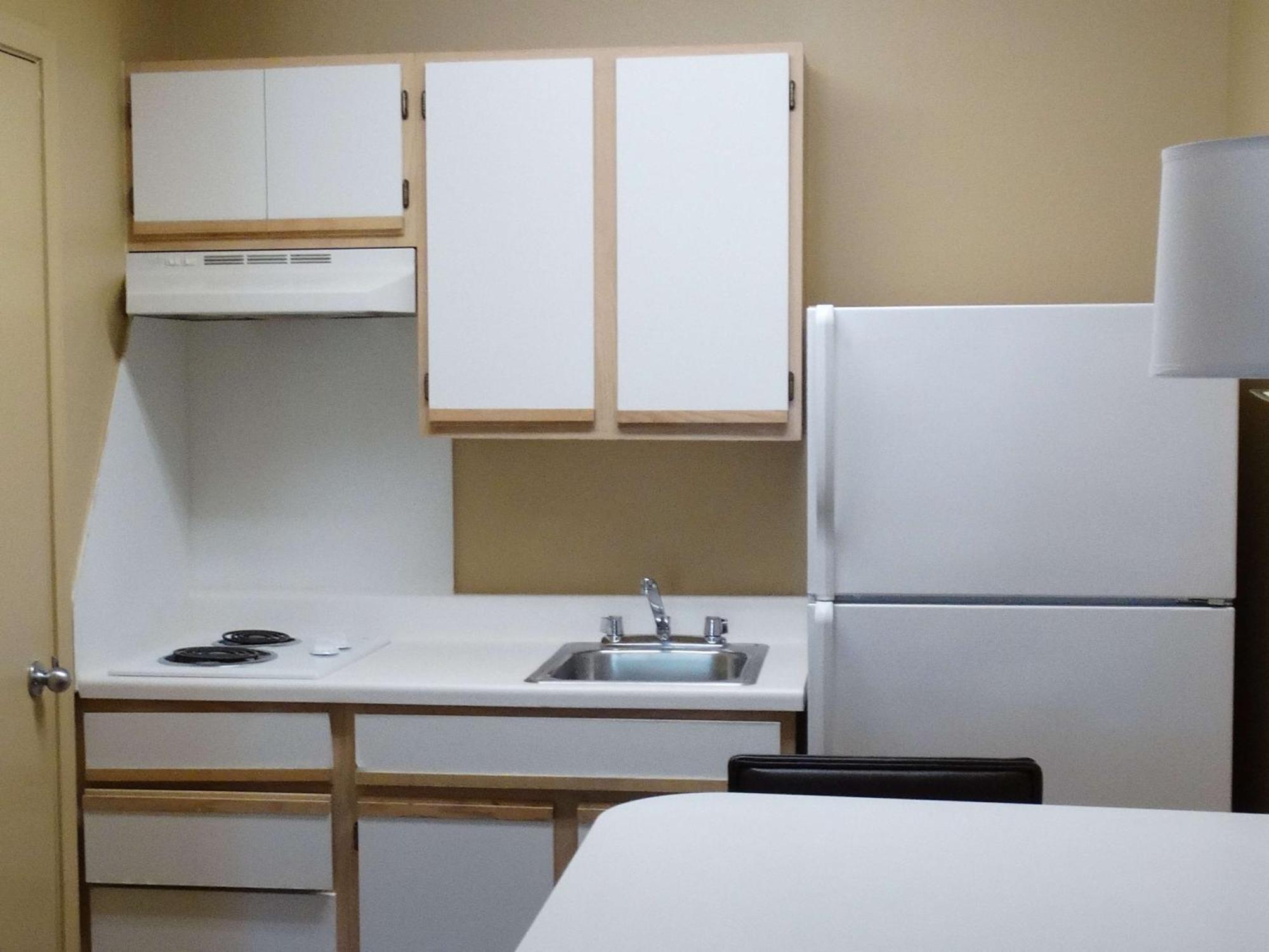 Extended Stay America Select Suites - Durham - University - Ivy Creek Blvd Экстерьер фото