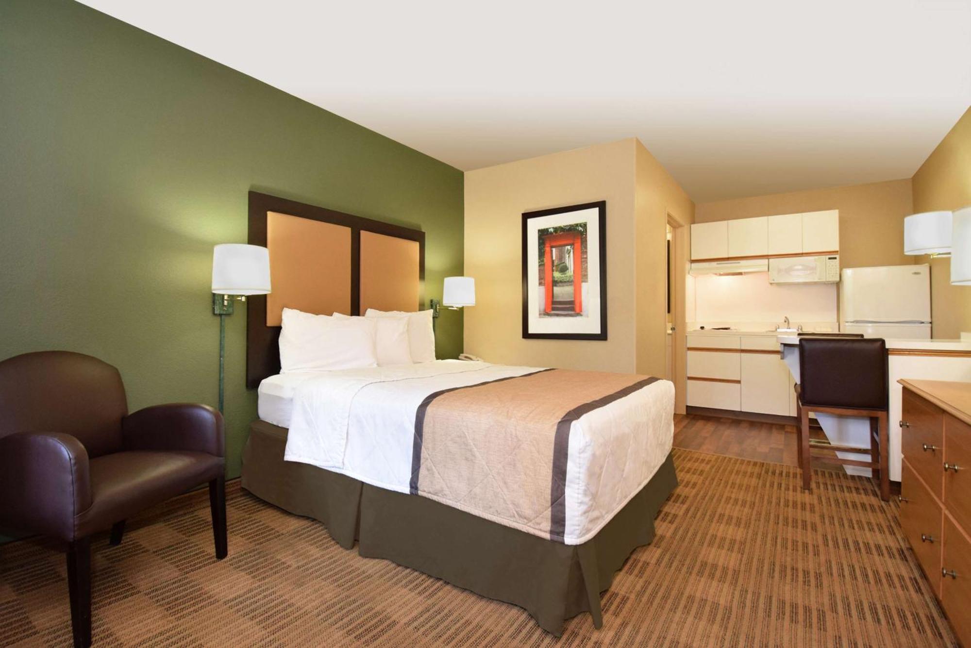 Extended Stay America Select Suites - Durham - University - Ivy Creek Blvd Экстерьер фото