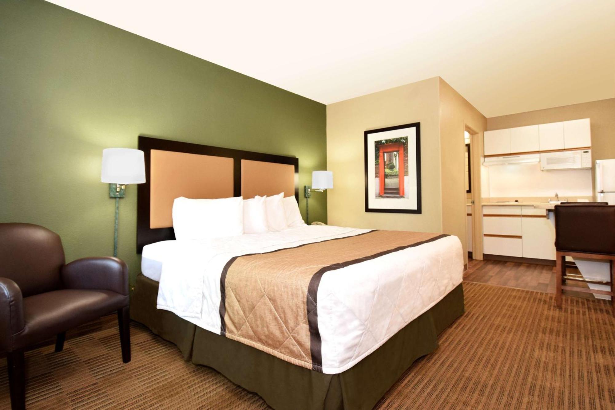 Extended Stay America Select Suites - Durham - University - Ivy Creek Blvd Экстерьер фото