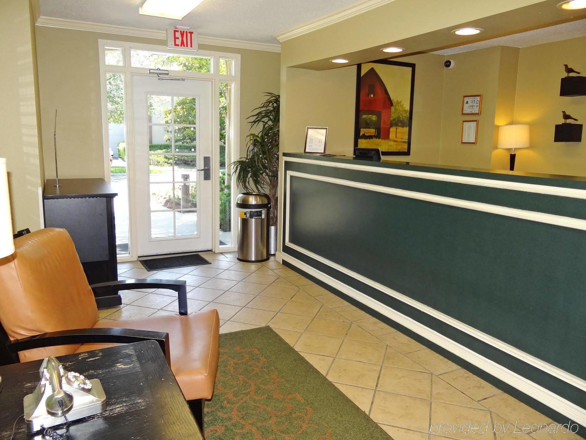 Extended Stay America Select Suites - Durham - University - Ivy Creek Blvd Экстерьер фото