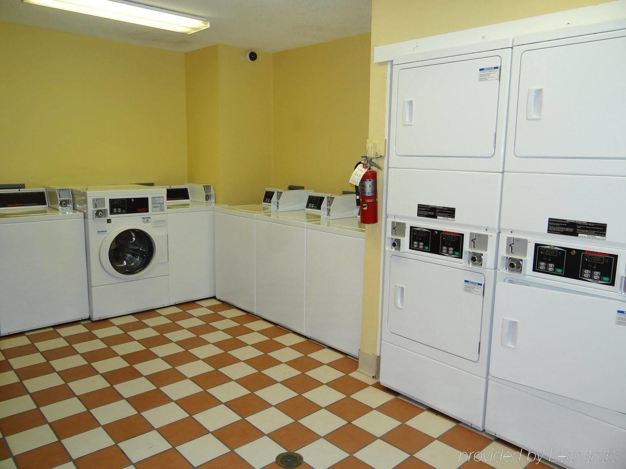 Extended Stay America Select Suites - Durham - University - Ivy Creek Blvd Экстерьер фото